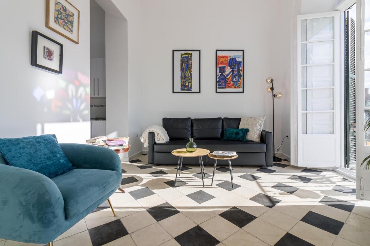 Center Flat Balcony At Picasso's Leilighet